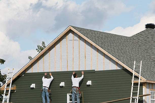 Professional Siding Replacement technician working in Grantville, GA